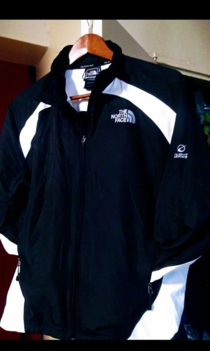 The North Face Flight Series Windbreaker,  Womens Lrg