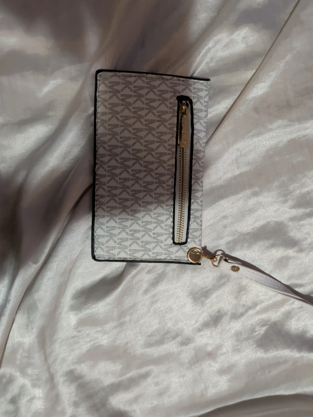 Michael Kors White Monogram Wristlet - photo 2
