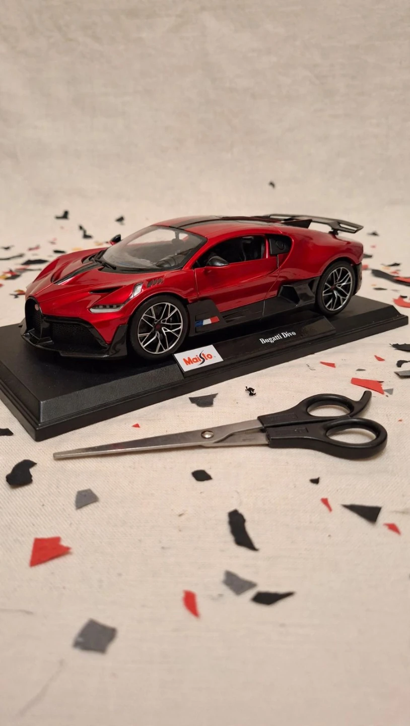 Maisto Bugatti Divo Special Edition 1:18 Scale Diecast - photo 5
