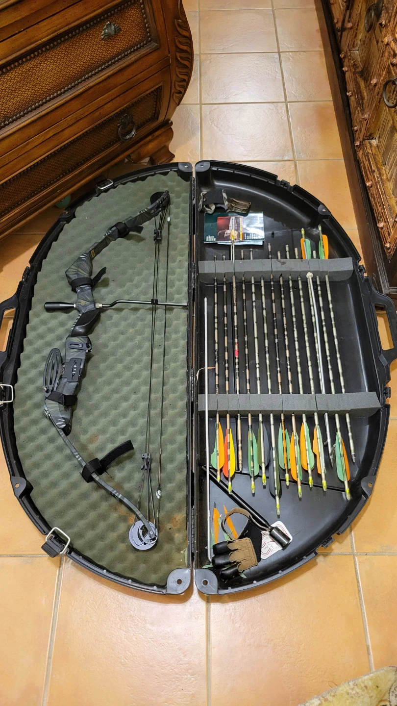 Browning Bridger II Compound Bow with Hard Case