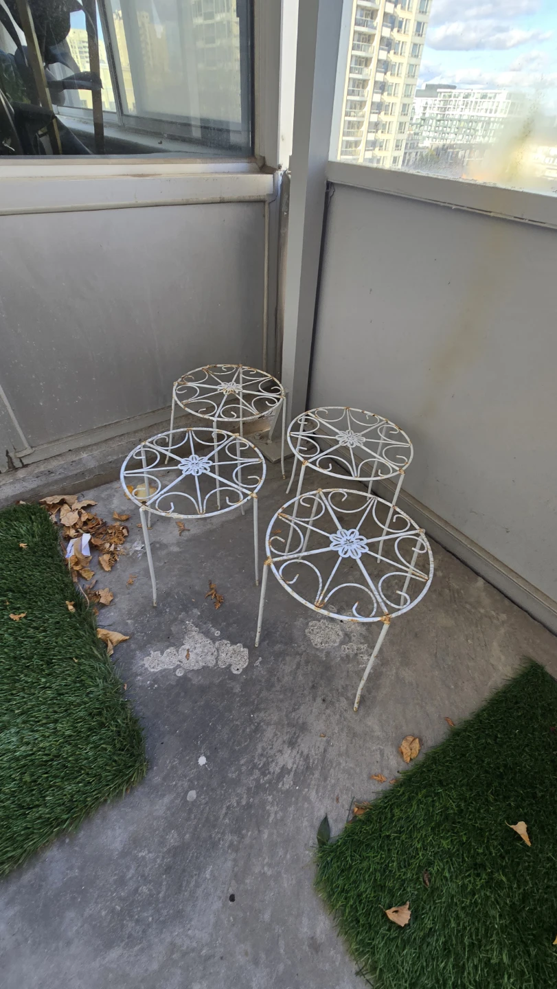 Set of 4 vintage-style white metal plant stands very sturdy