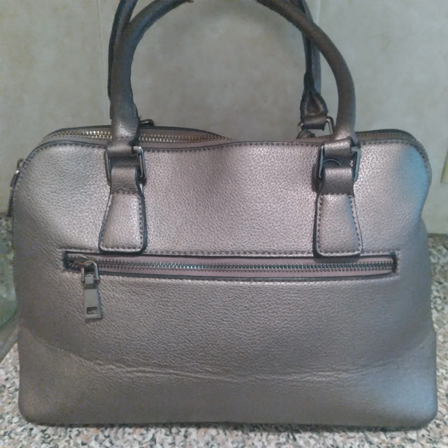Lily & Ivy Metallic Handbag - photo 3