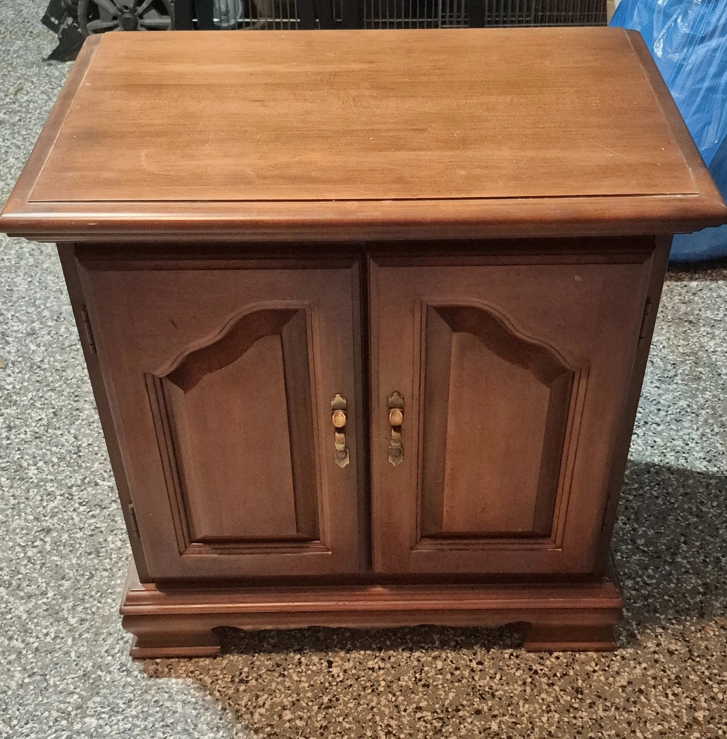 Traditional Wood Small Cabinet - photo 2