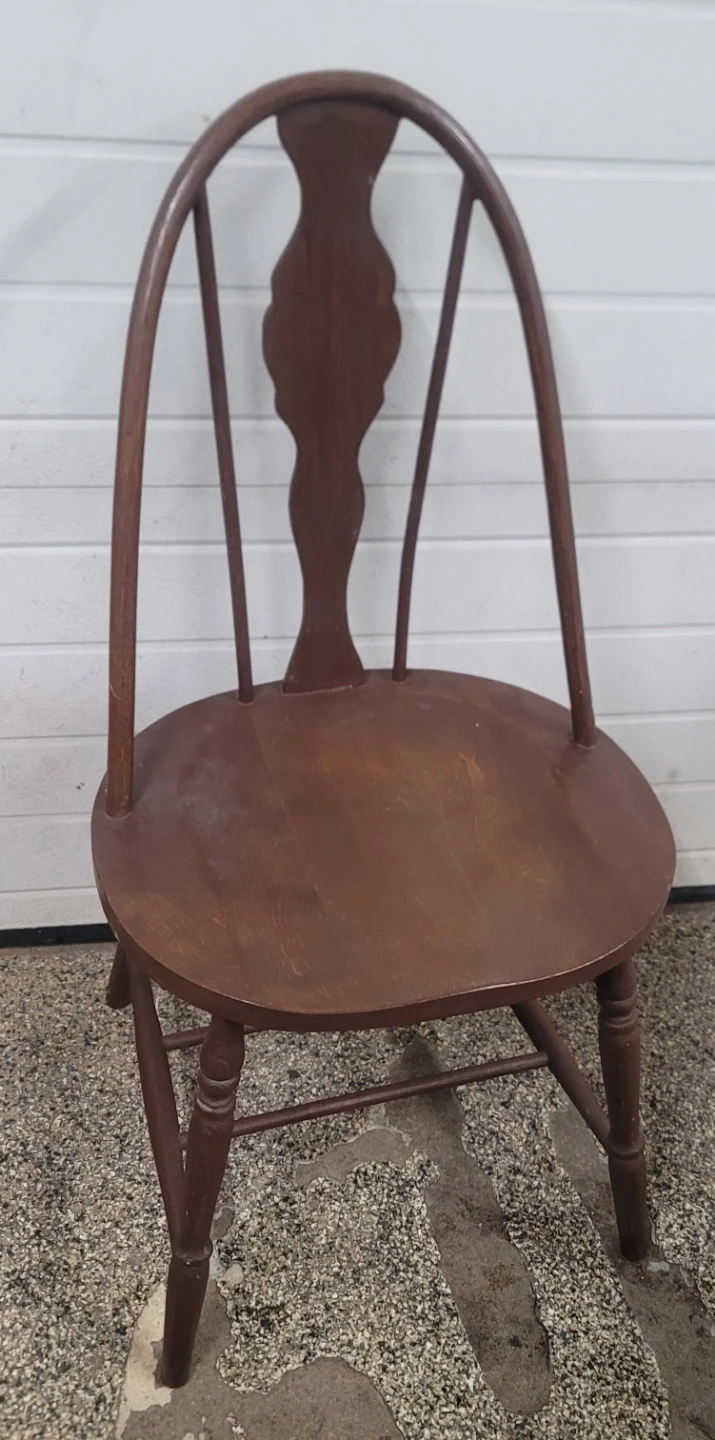 Solid wood spindle back chair