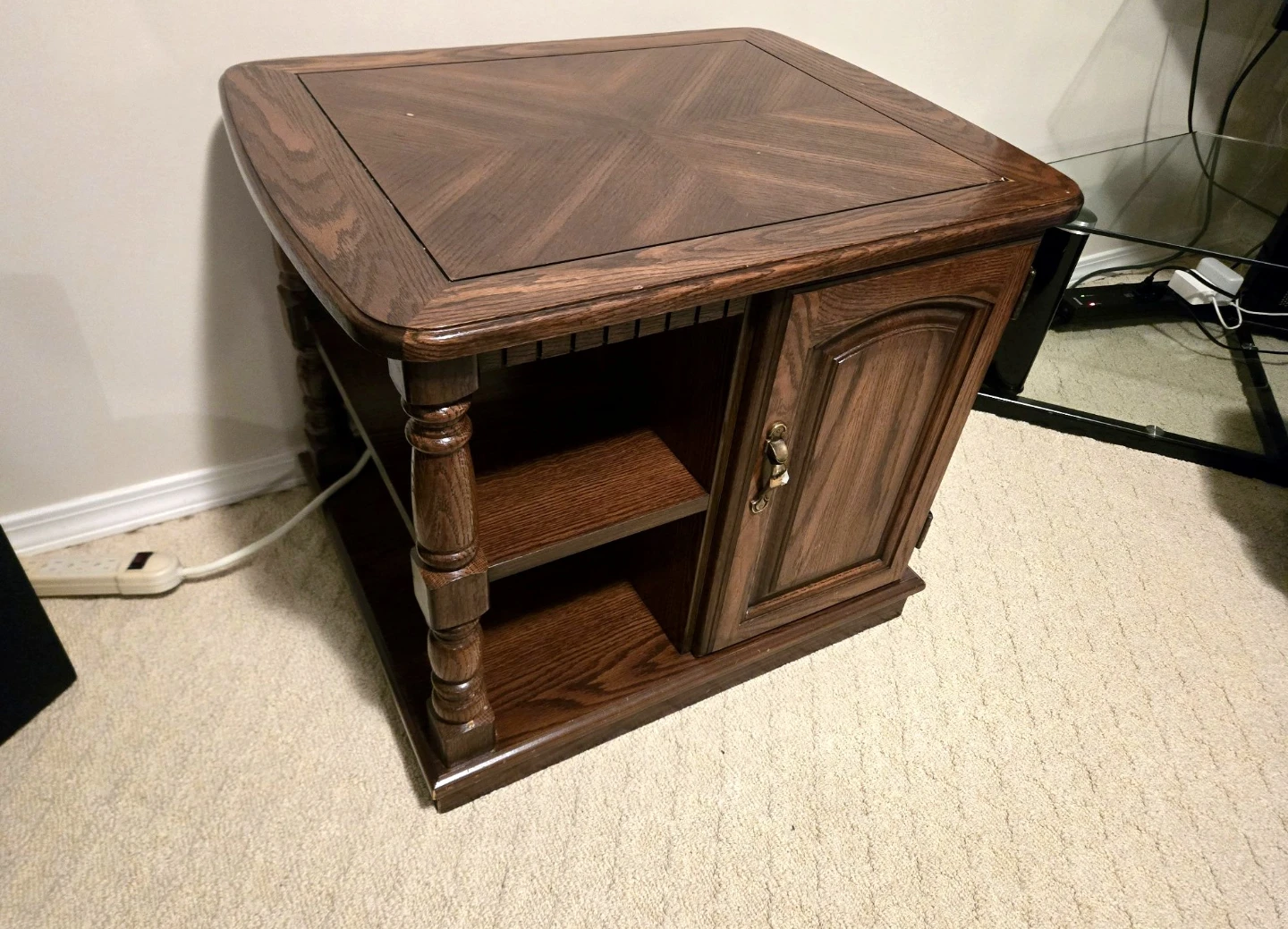 Traditional wooden nightstand / end table - photo 2