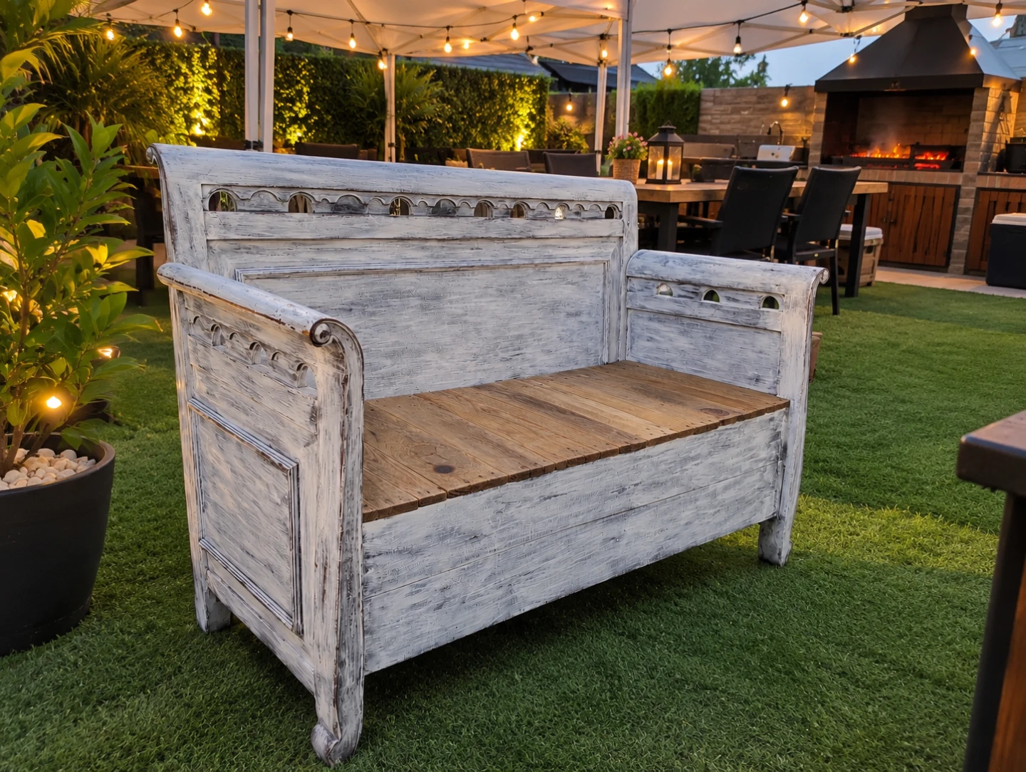 Distressed White Wood Entryway Bench