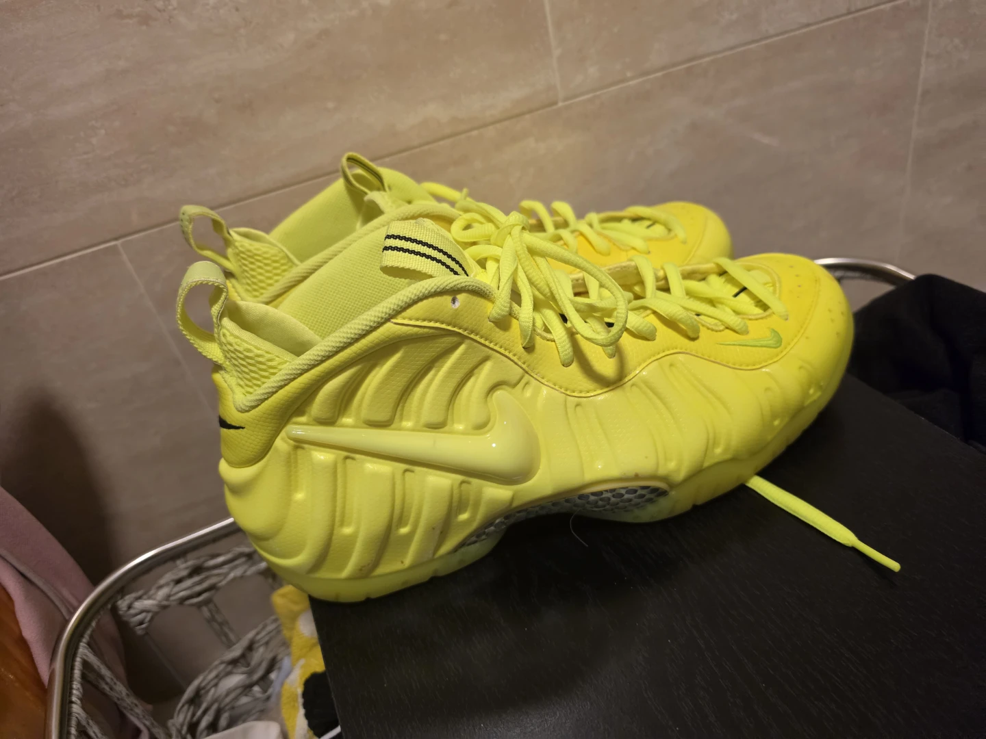 Nike Air Foamposite One Volt - photo 3