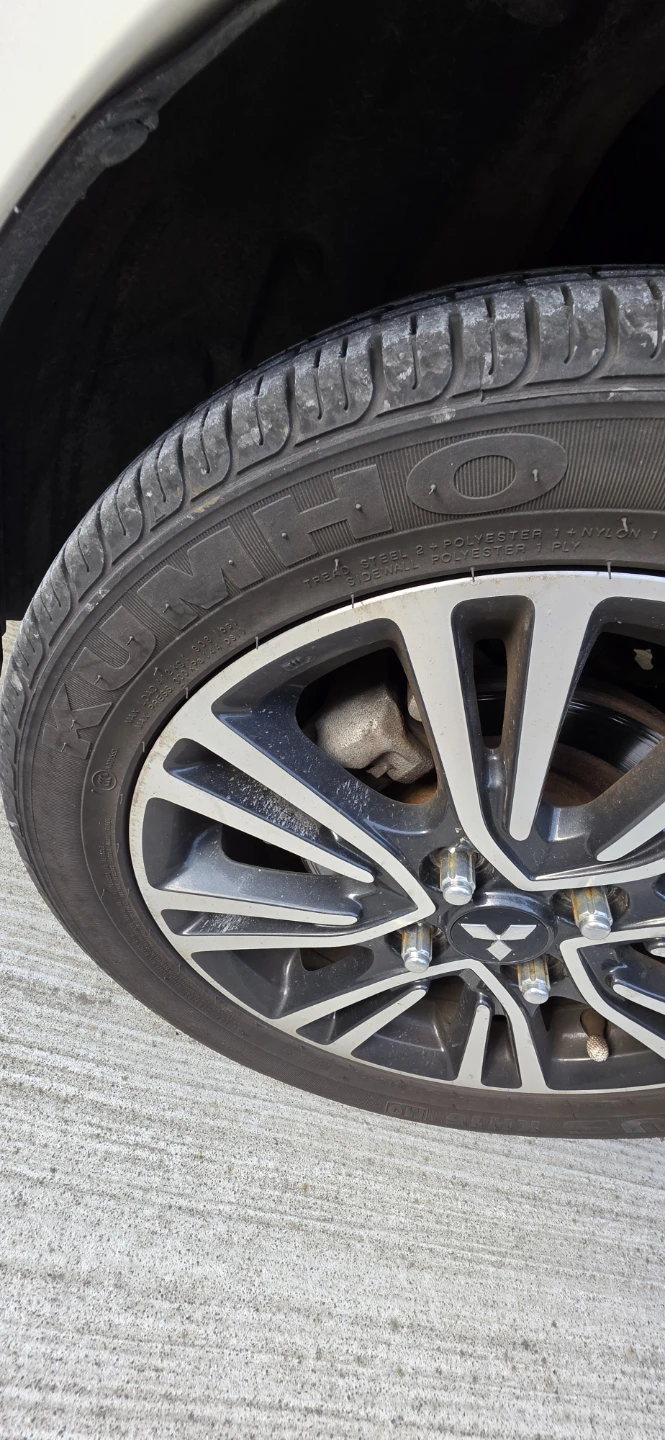 Set 4 Continental 175 55 R15 like new tires less than 70k km - photo 3