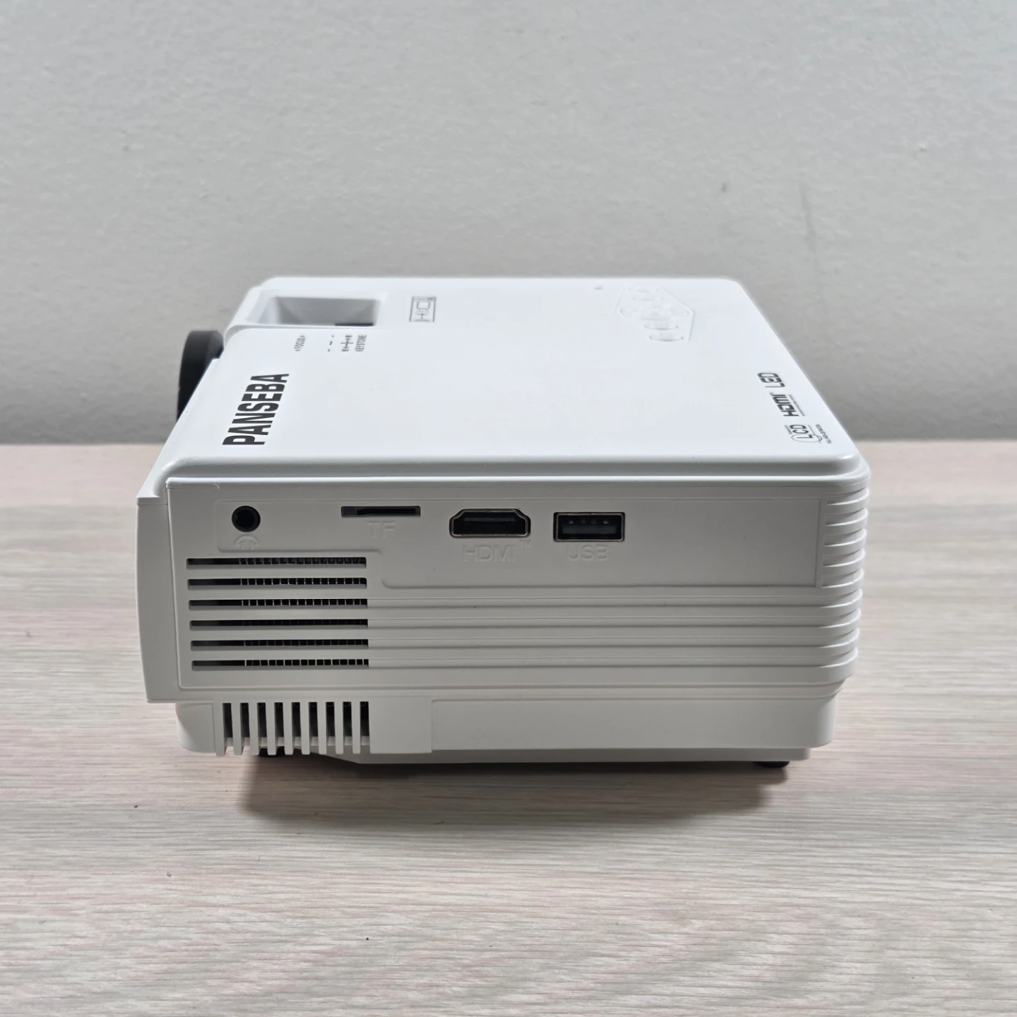 LED Smart Projector with Screen - photo 3