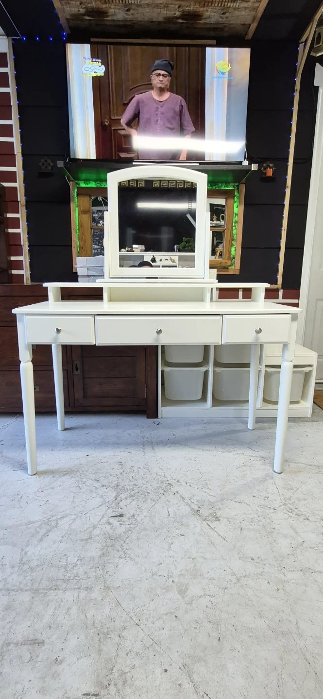 White Vanity Table with Mirror - photo 4