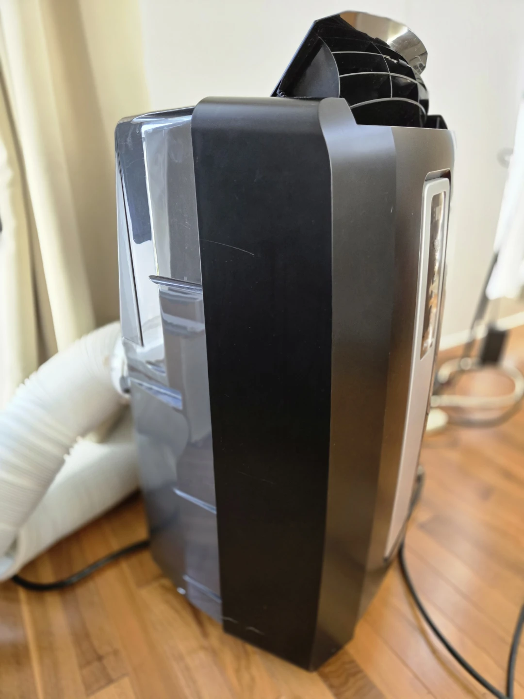 Haier Portable Air Conditioner - PICKUP Only - photo 2
