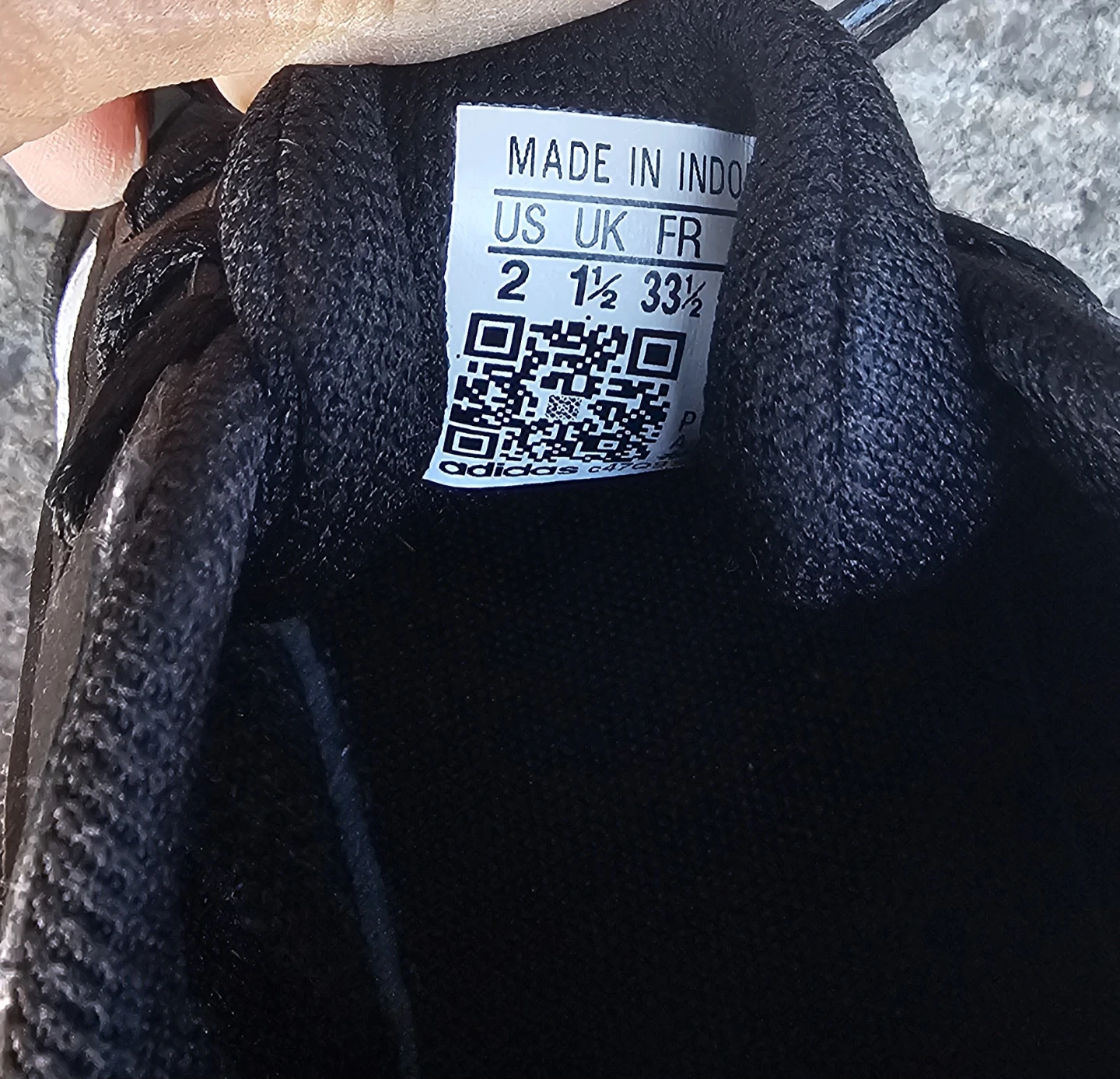 Adidas sneakers black and white size 2 US - photo 3