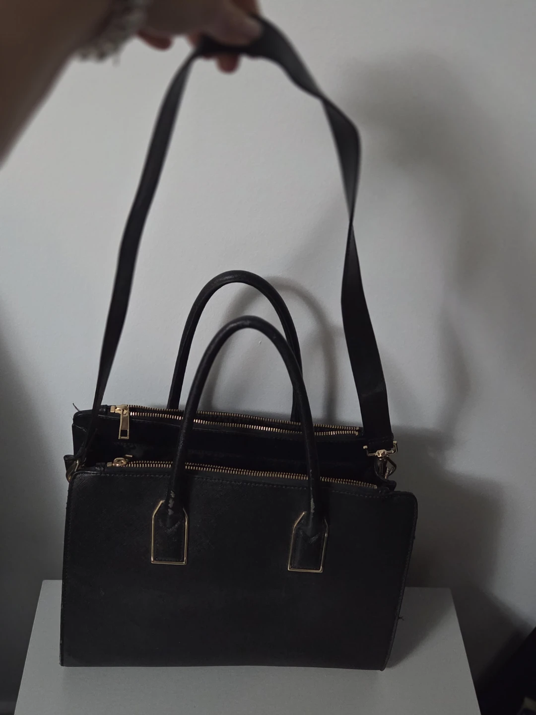 Black structured handbag - photo 2