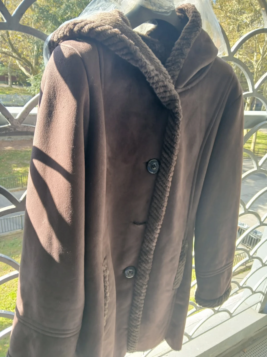 Chocolate brown Faux suede coat with faux fur trim - photo 3