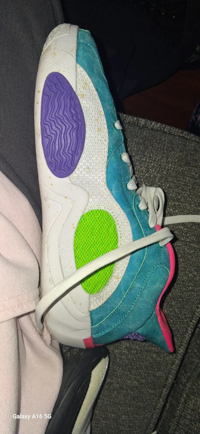 Two pairs of athletic shoes - photo 3