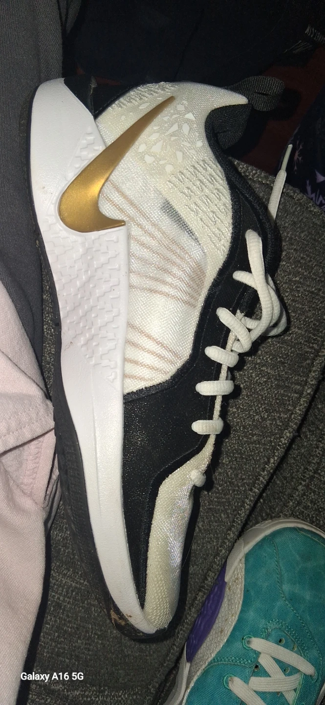 Two pairs of athletic shoes - photo 4