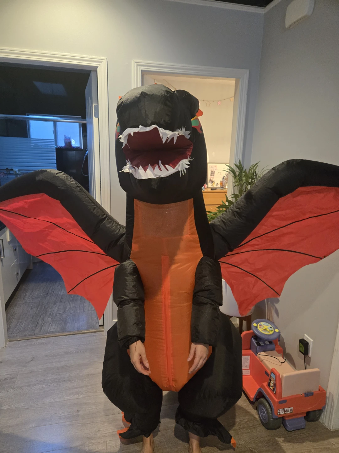 Kids halloween inflatable costume fire dragon - photo 4