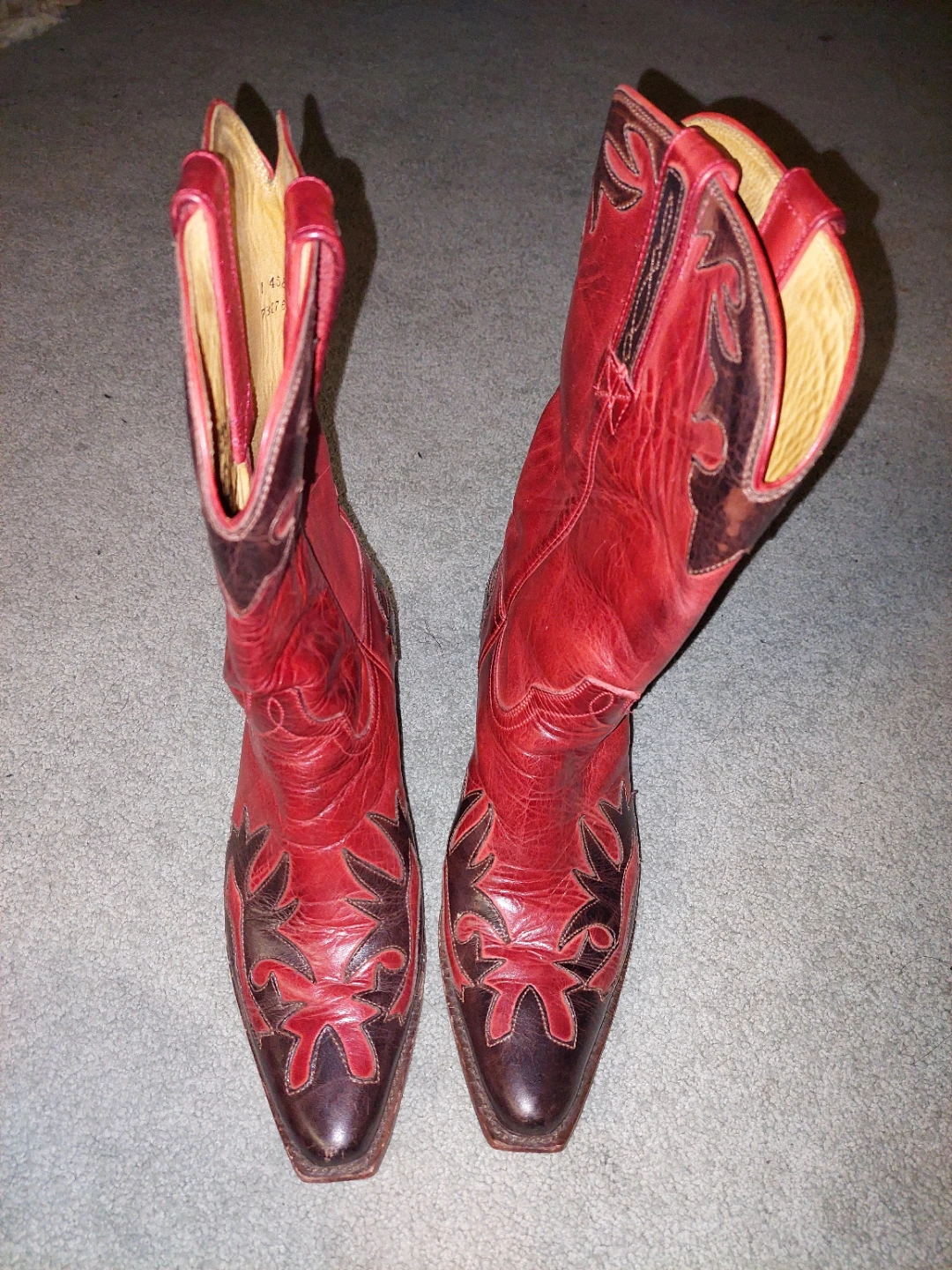 Stylish Leather Cowboy Boots - Artisan Handcrafted in Brazil