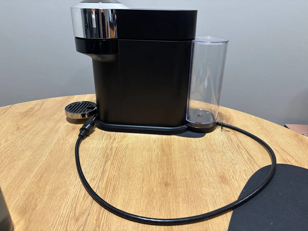 Nespresso De’Longhi Coffee Machine - photo 2