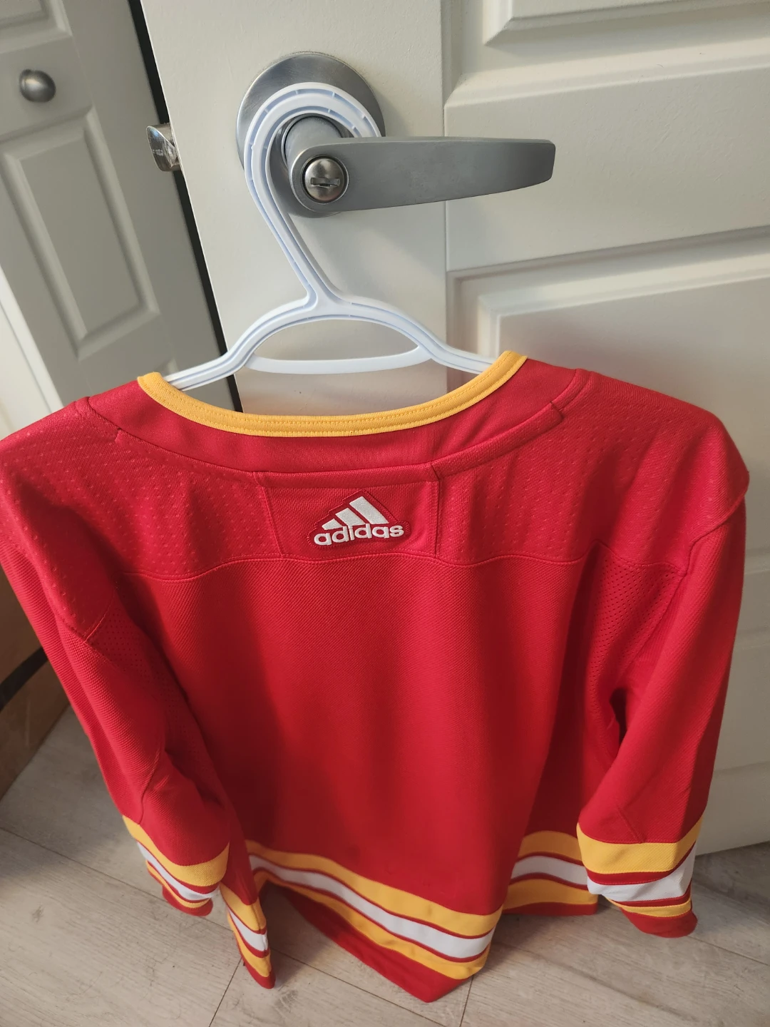 Adidas Calgary Flames Jersey Size 50 - photo 2