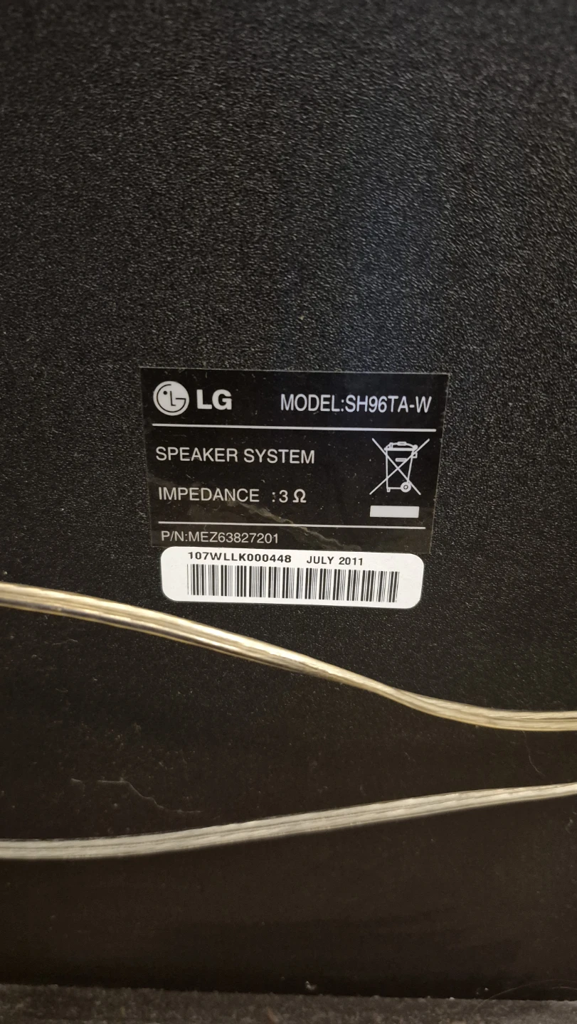LG 3D Blu-ray Home Theatre System - photo 4