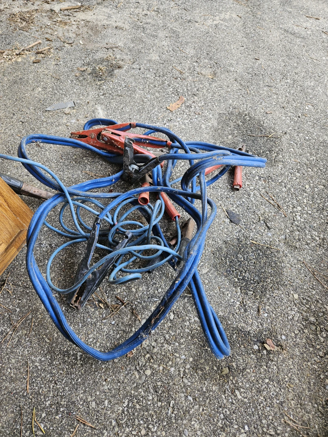 Set of automotive booster cables