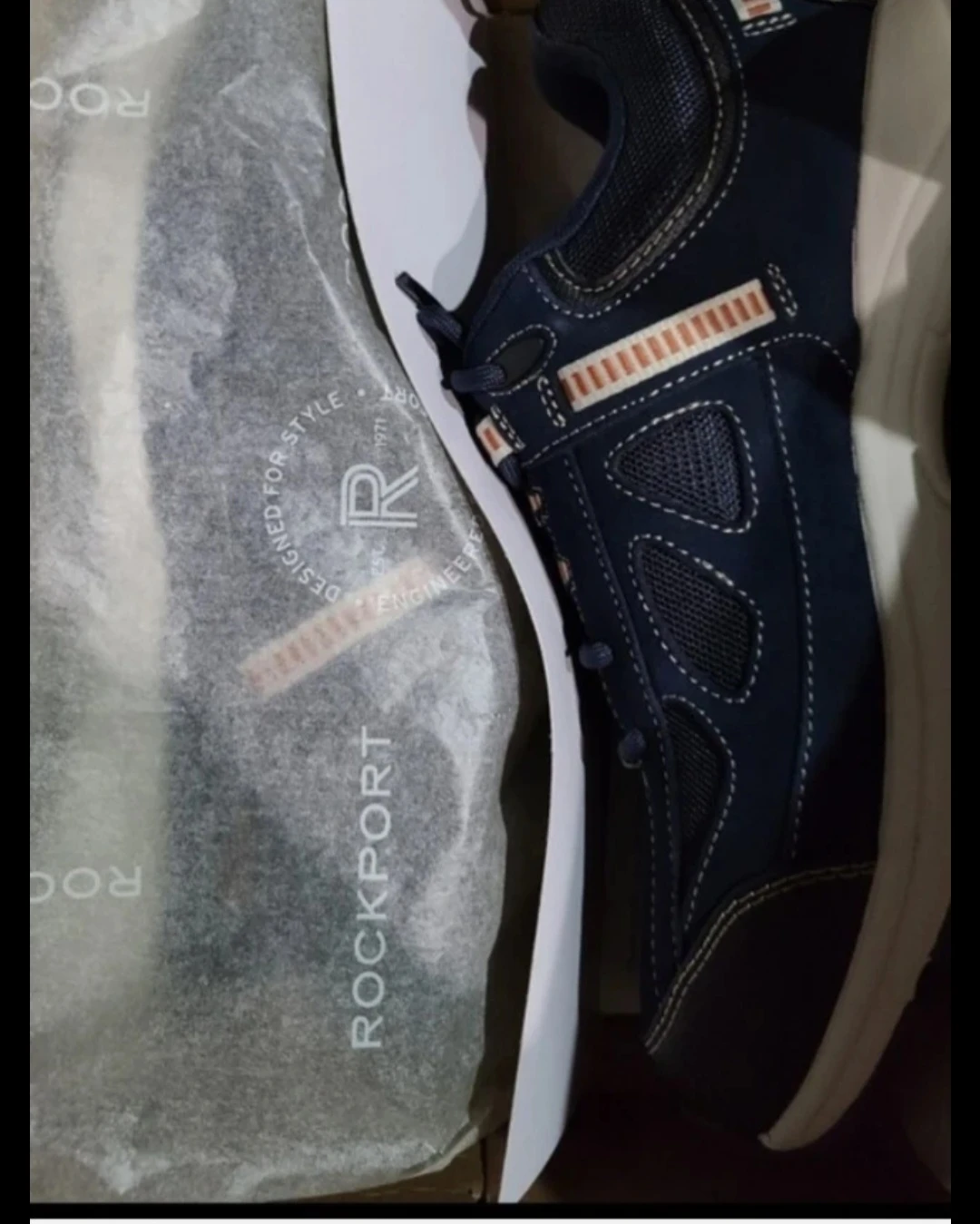 NIB Mens Shoes 9W