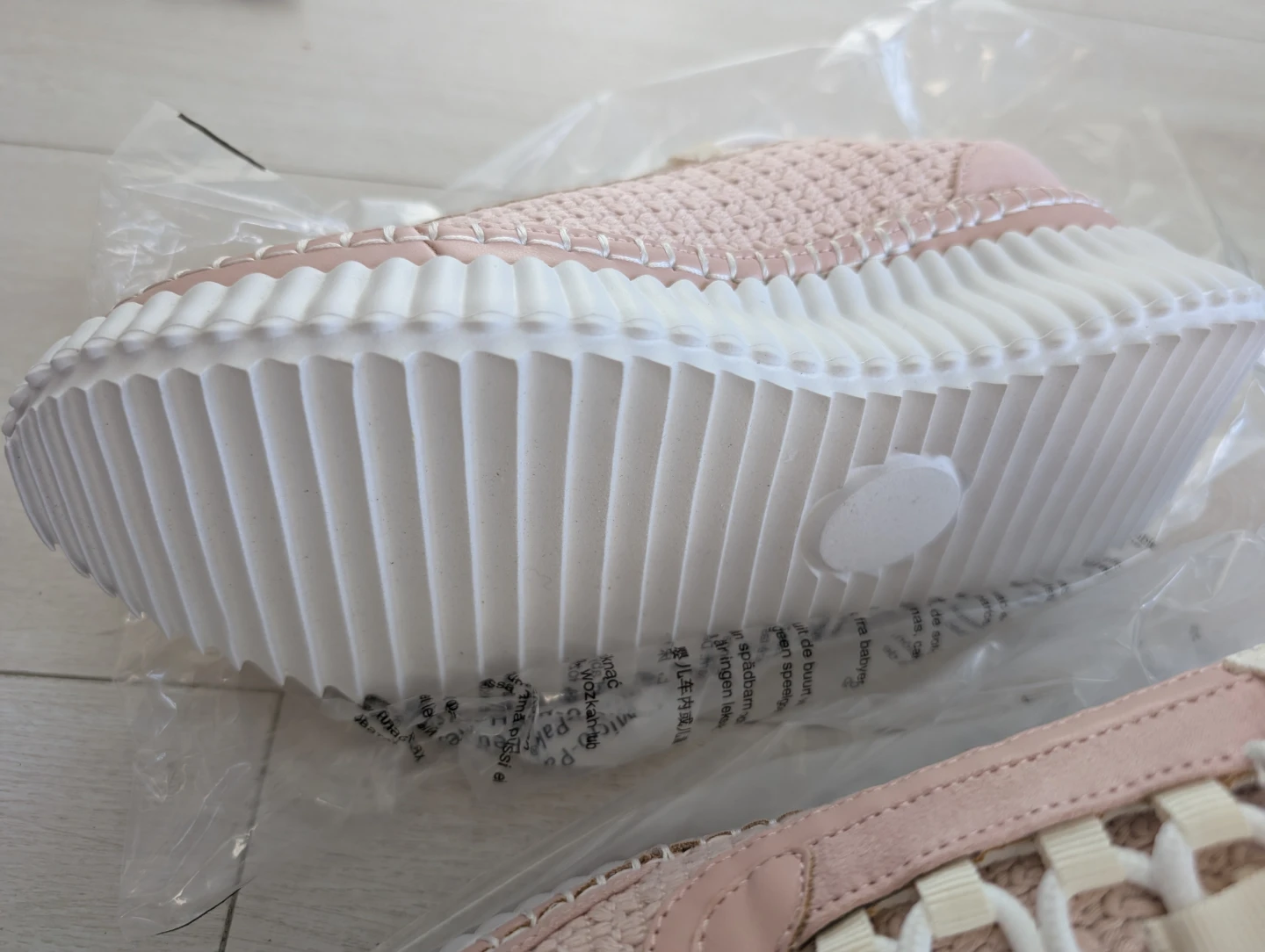 Move out sale: Just Fab Pink Platform Sneakers - photo 4