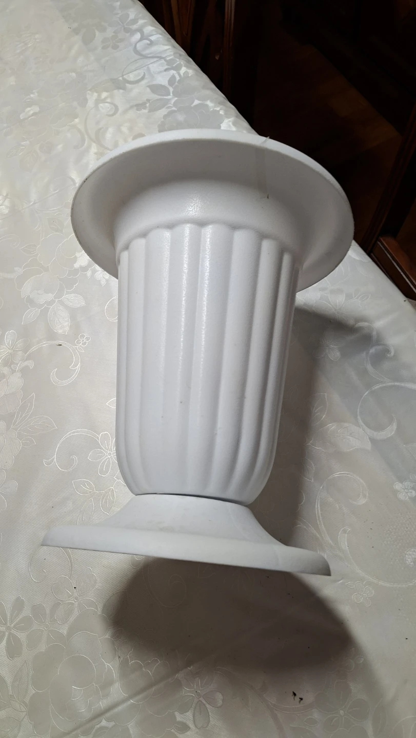 White Plastic Pedestal Planter - photo 3