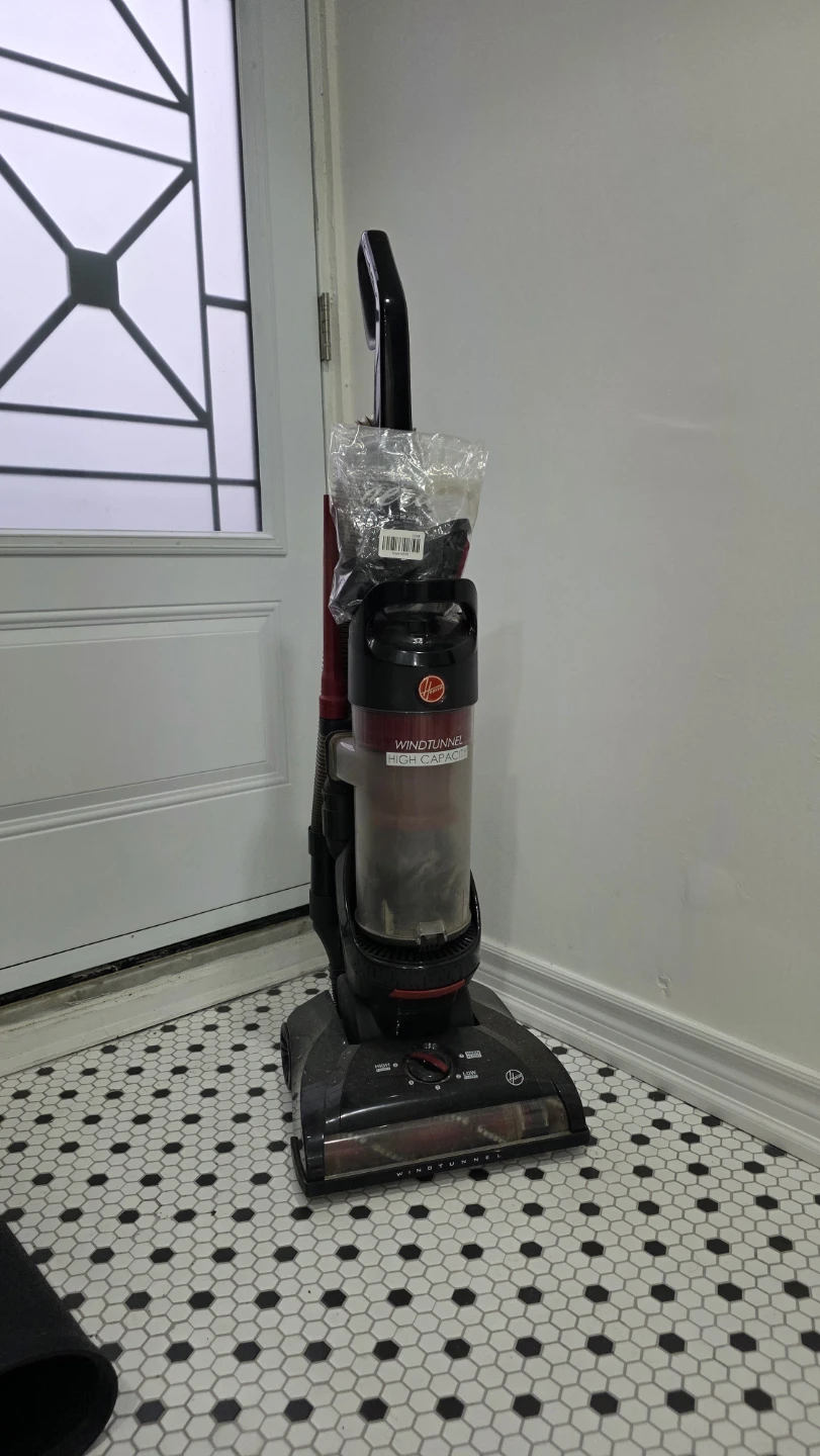 Hoover WindTunnel High Capacity Vacuum