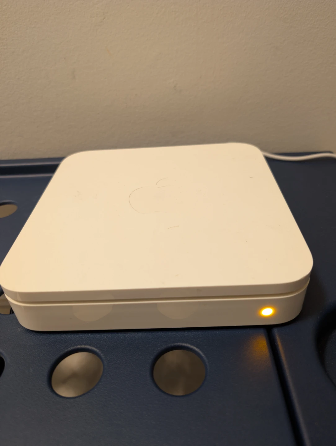 Apple AirPort Extreme Base Station Model A1354 - photo 5