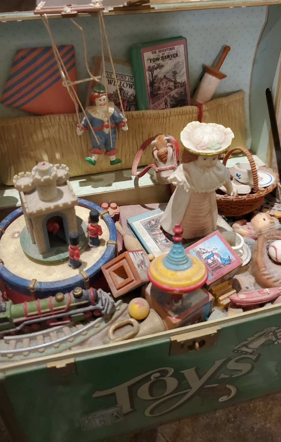 Enesco Toy Symphony Musical Toy Chest Music Box Vintage - photo 2