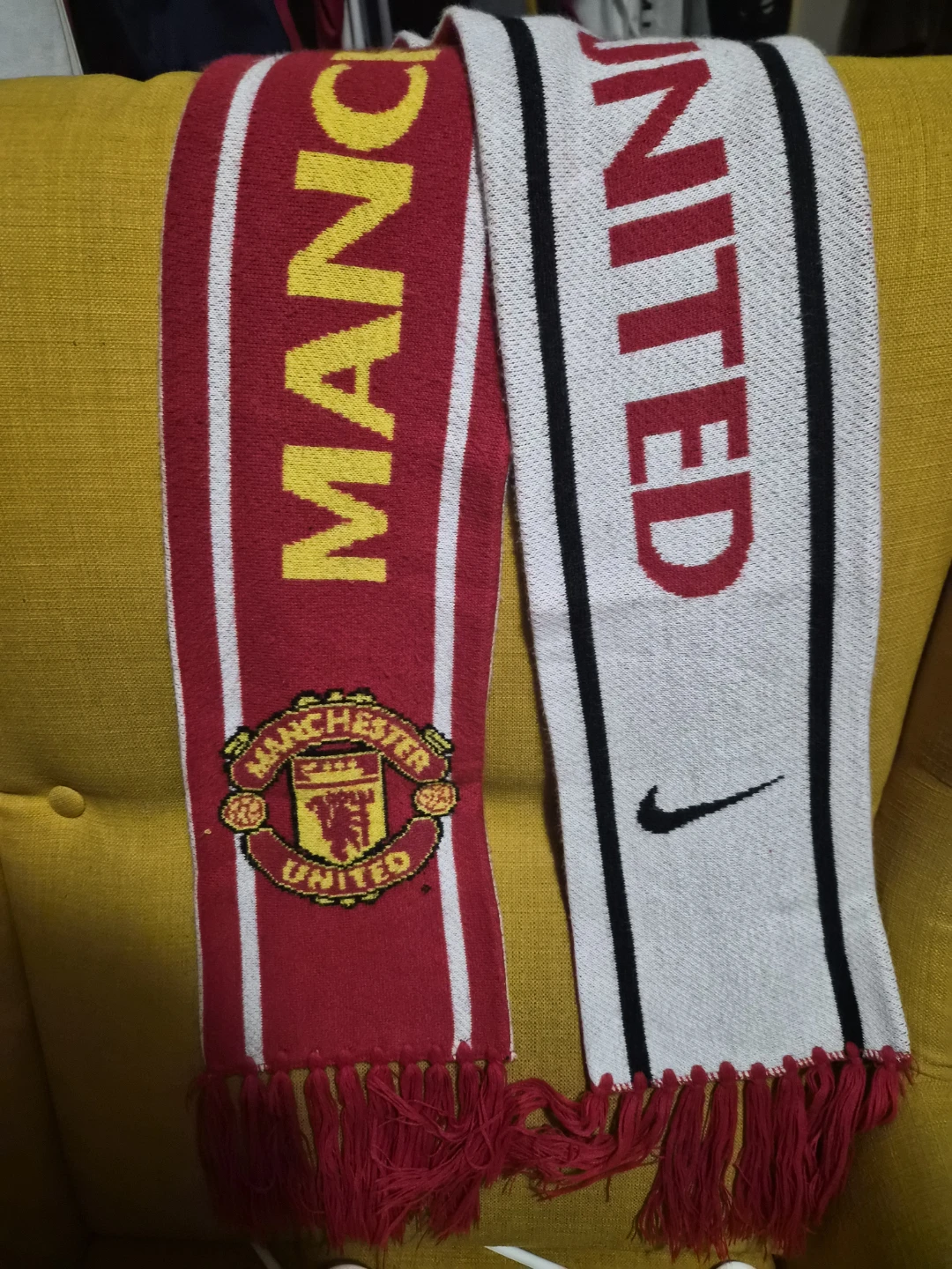 Vintage Manchester United  Nike Soccer Scarf - photo 2