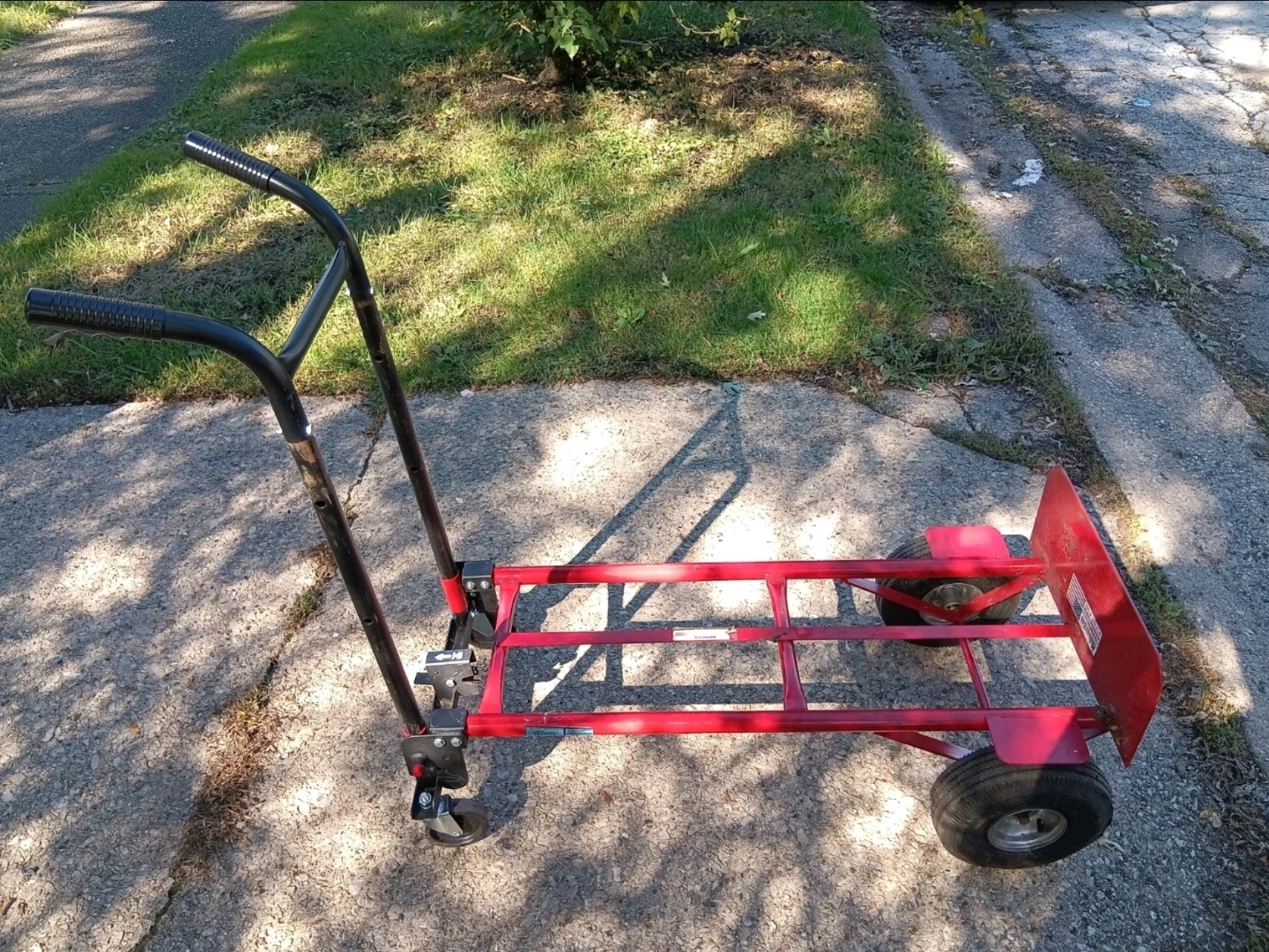 Milwaukee 2-in-1 Convertible Hand Truck