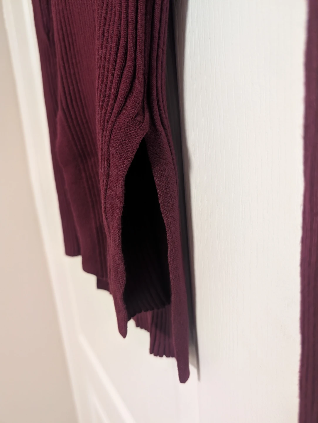 Maroon Ribbed V-Neck Long Sleeve Top - photo 4