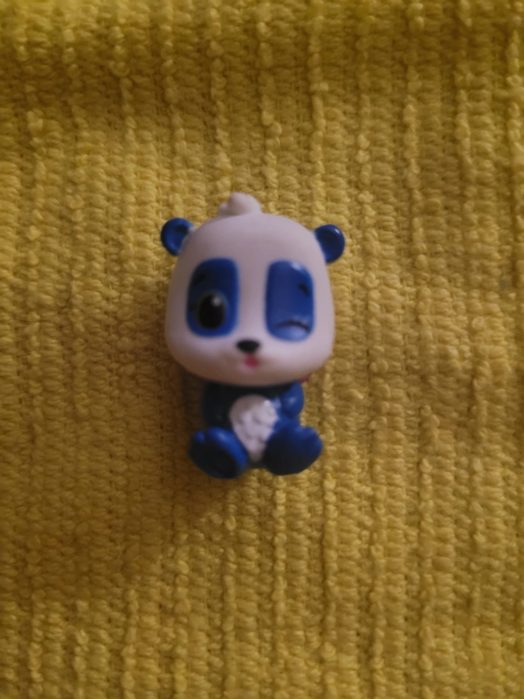 Hatchimals Colleggtibles Blue Panda Pink Wings Minifigure