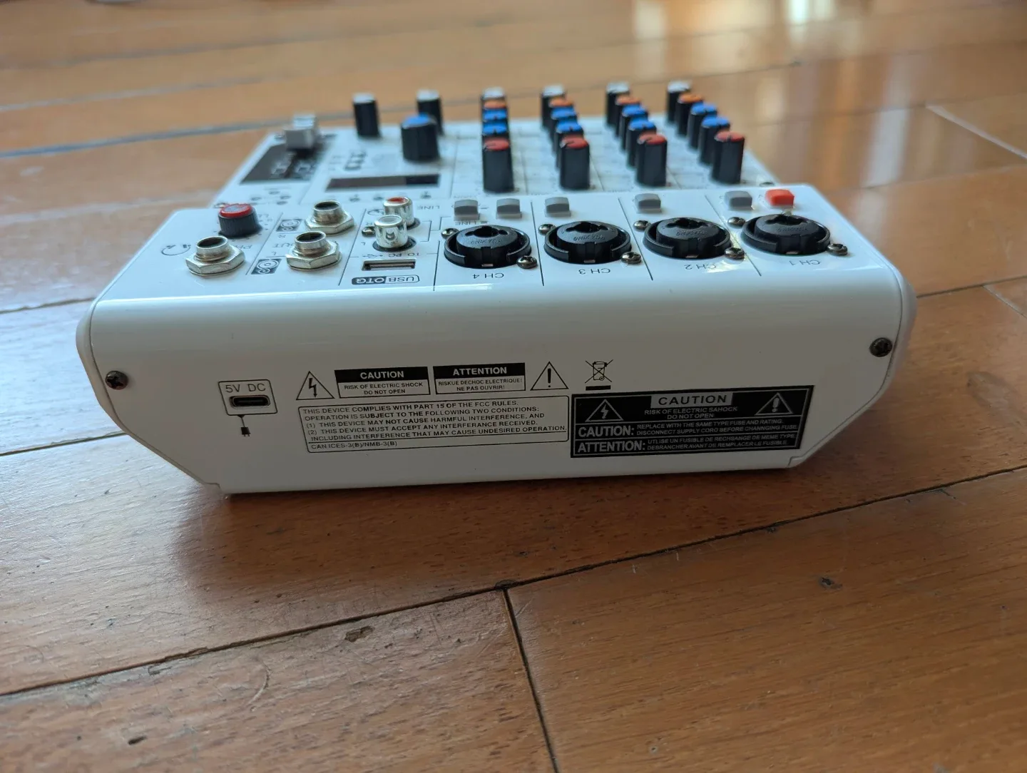 4-Channel Audio Mixing Console - photo 2