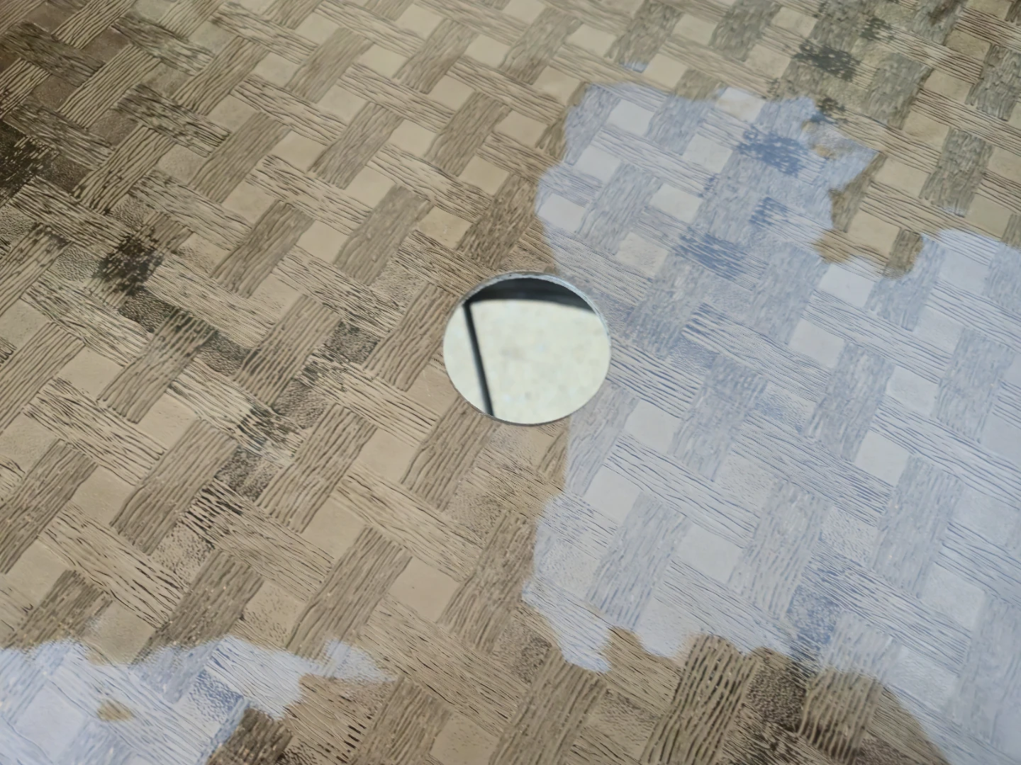 Round Glass Patio Dining Table – 46" – Metal Frame - photo 3
