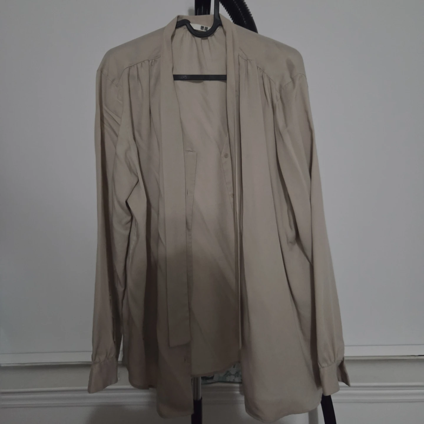Uniqlo Beige Blouse - photo 2
