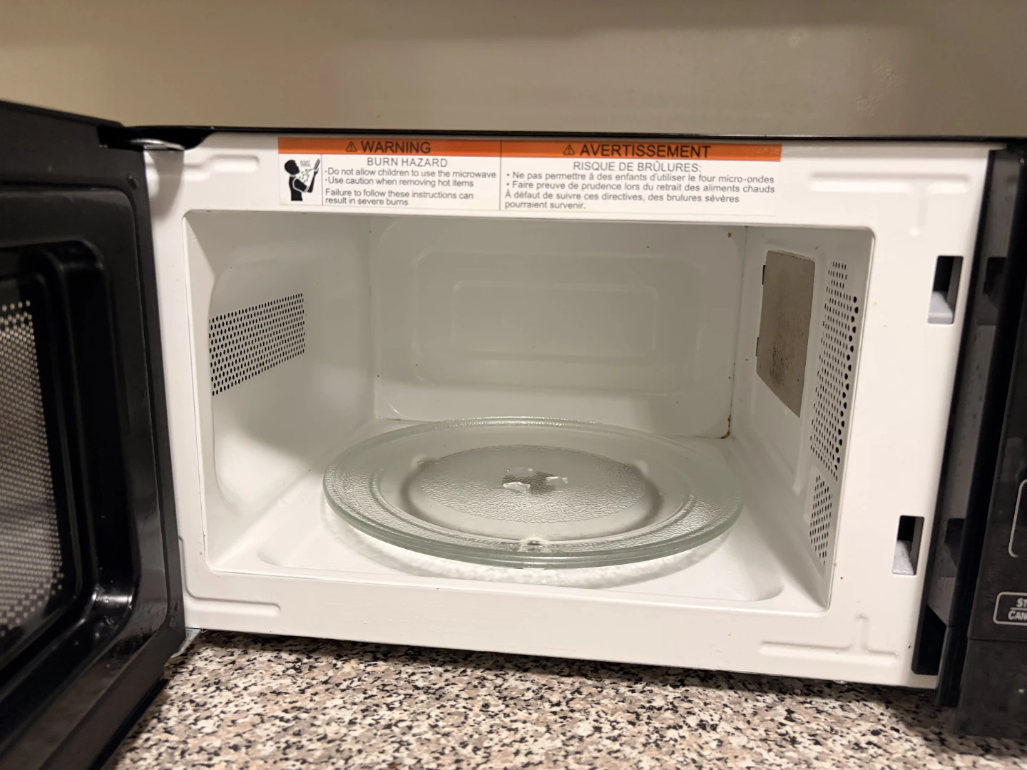Hamilton Beach Microwave - photo 2