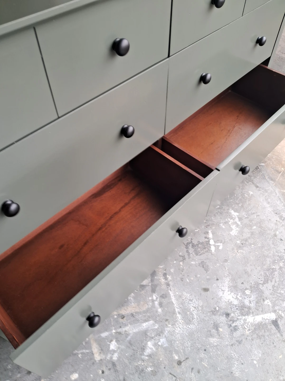 Olive Green 8-Drawer Dresser - photo 5