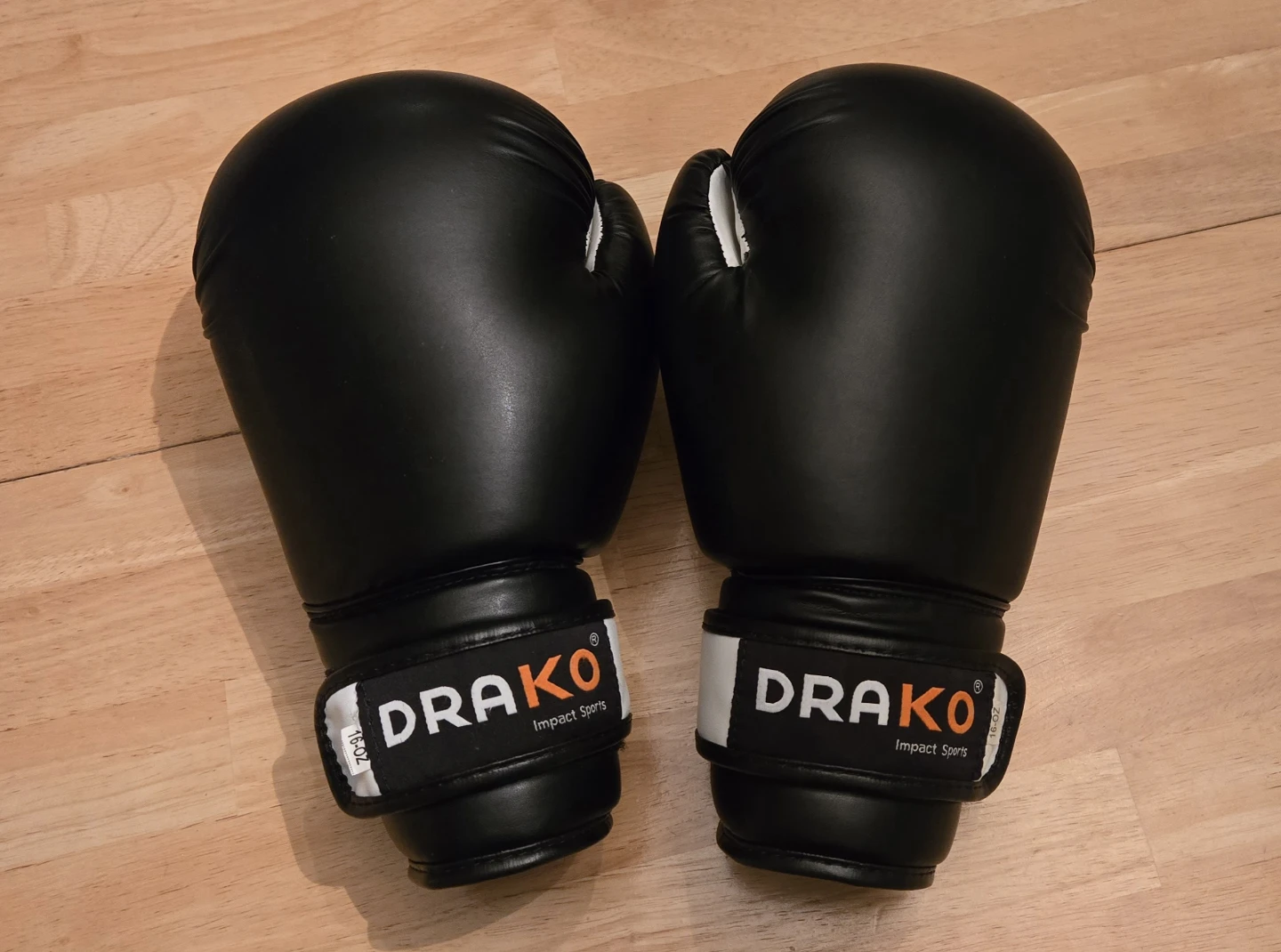 Drako 16 oz Boxing Gloves