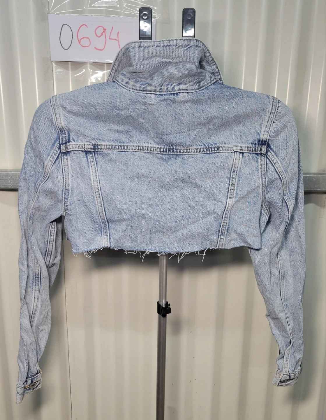 Levi's Premium Denim Crop Jacket, size S (0694) - photo 2