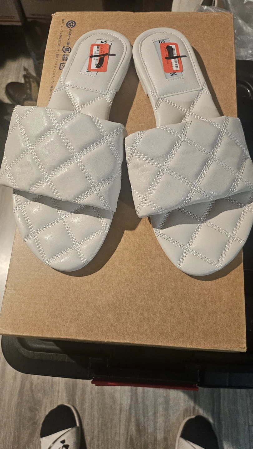 Steve Madden Perrie Quilted Slides White Size 8.5M - photo 4