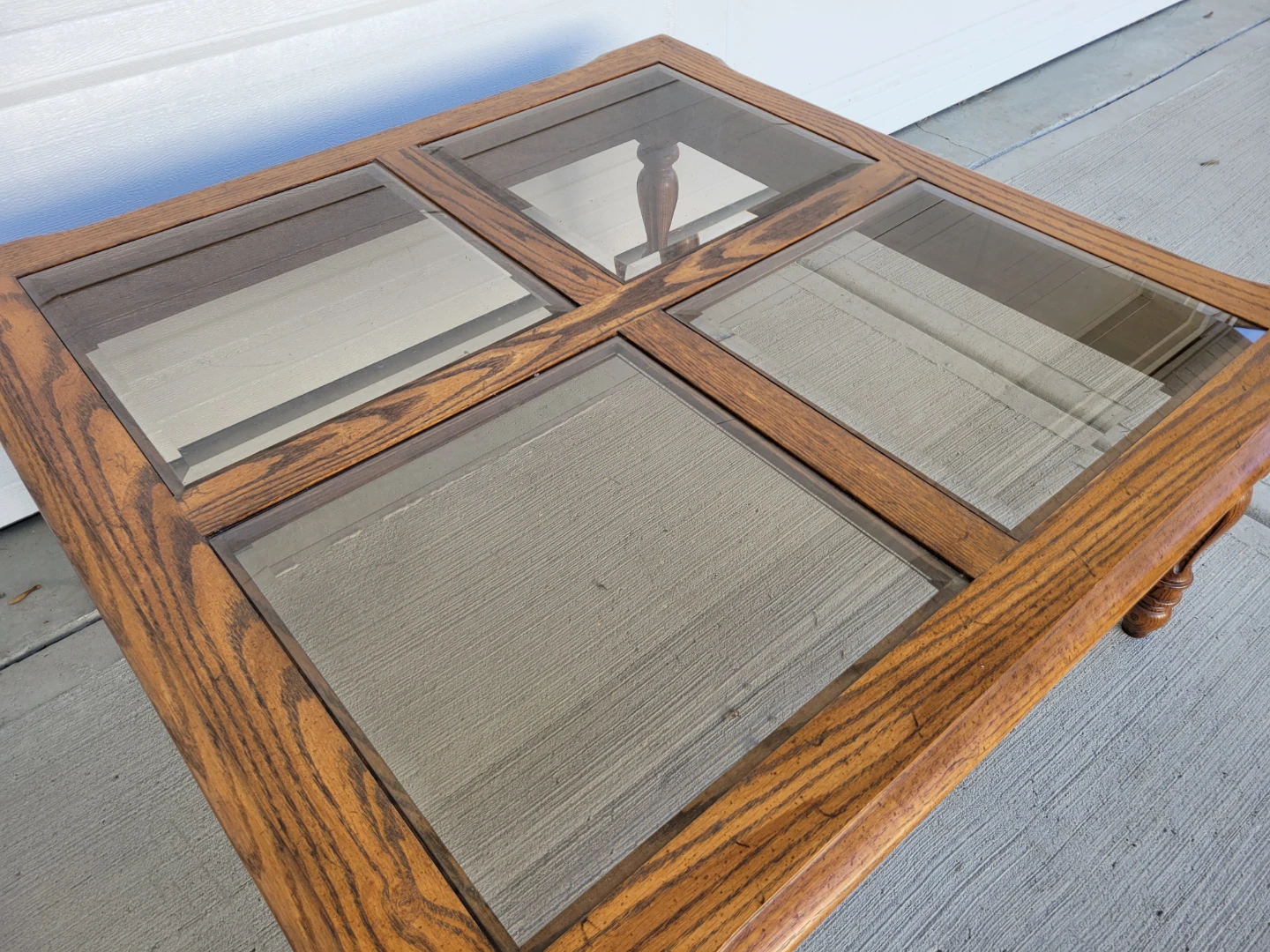 Beautiful Vintage Solid Oak Square Coffee Table / Glass Inserts. - photo 5