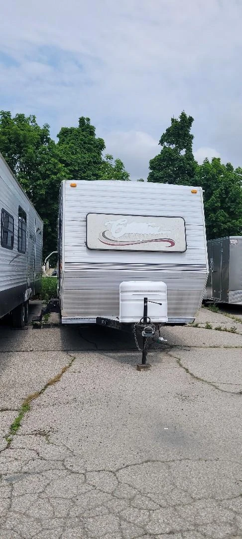 Travel Trailer Two bedrooms ready to go