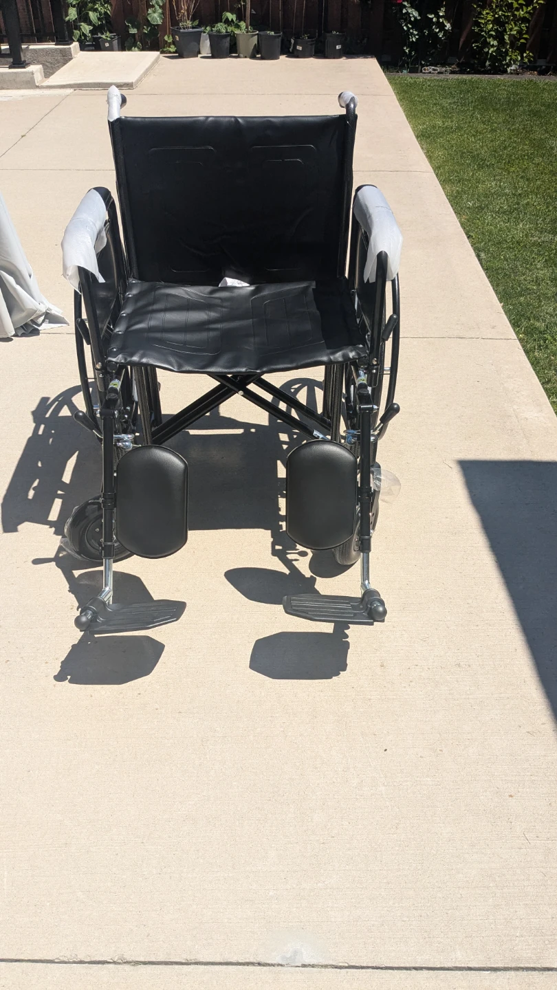Drive Medical Heavy Duty Sentra Wheelchair