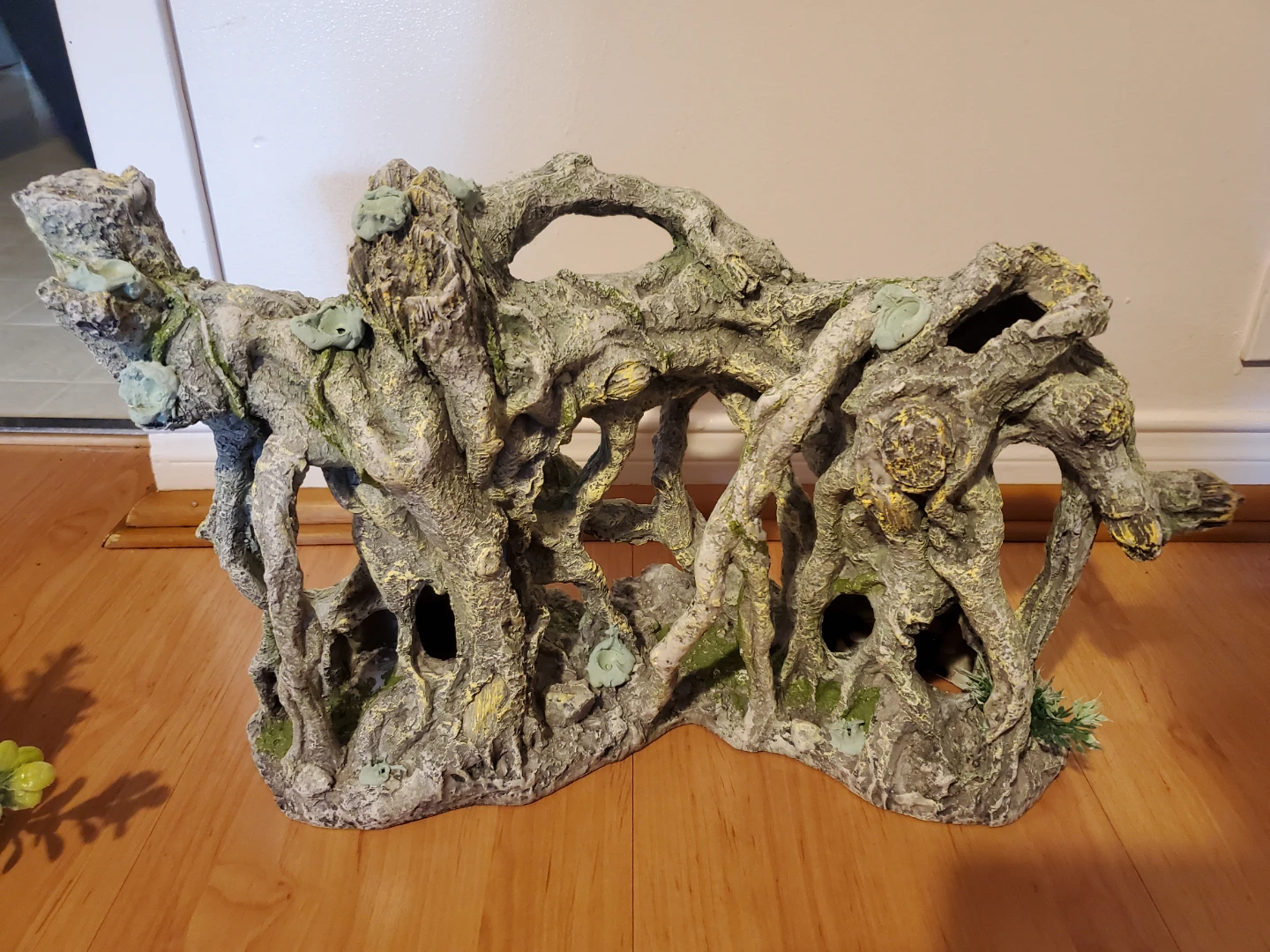Large Aquarium Tree Root Ornament