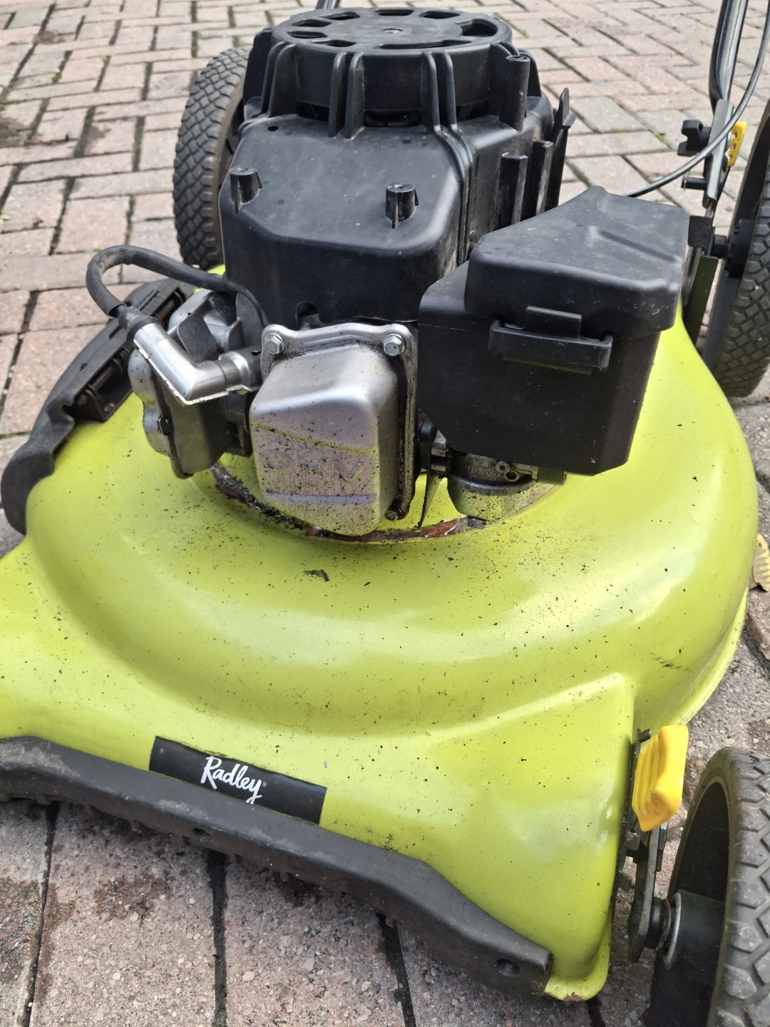 Gas Powered Lawn Mower for parts - photo 2