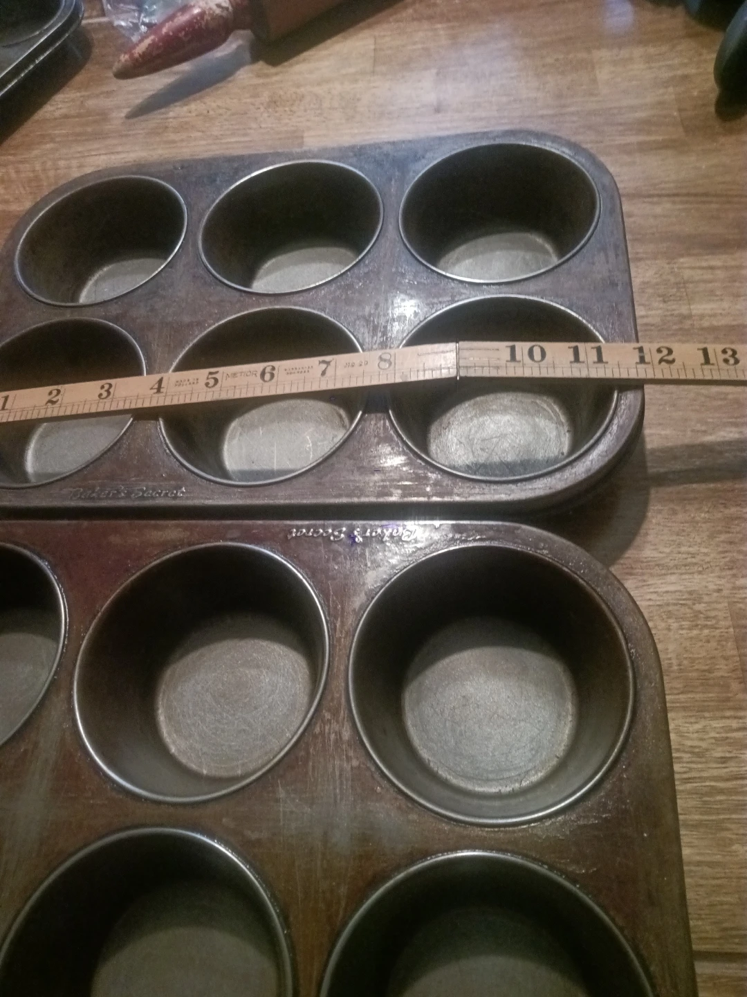 Two Baker's Secret Muffin Pans - photo 2